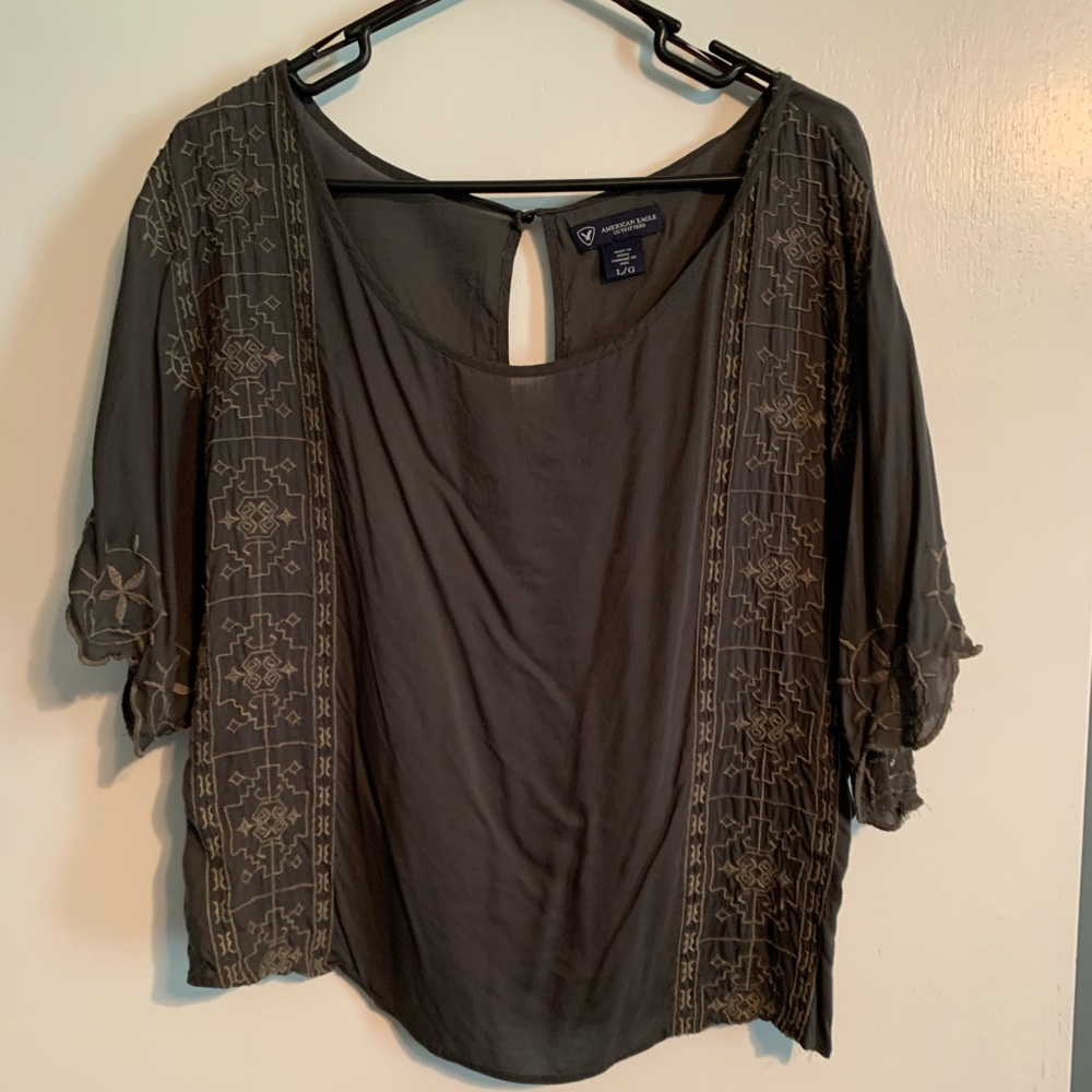 American Eagle dressy tee